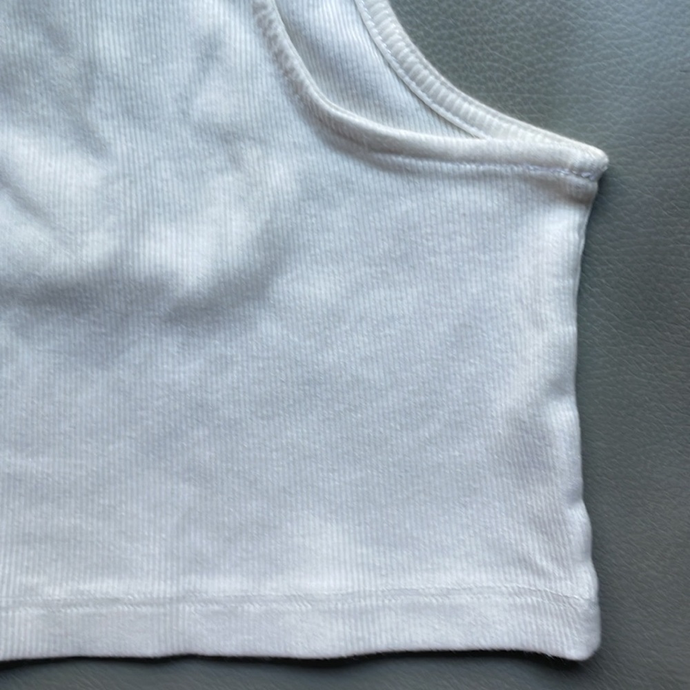 Collared Racer Back Cropped Tank Top - Picture 7 of 9